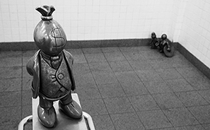 Subway Token Figures : Art : Subway : New York : Tom Otterness : Personal Photo Projects : Photos : Richard Moore : Photographer